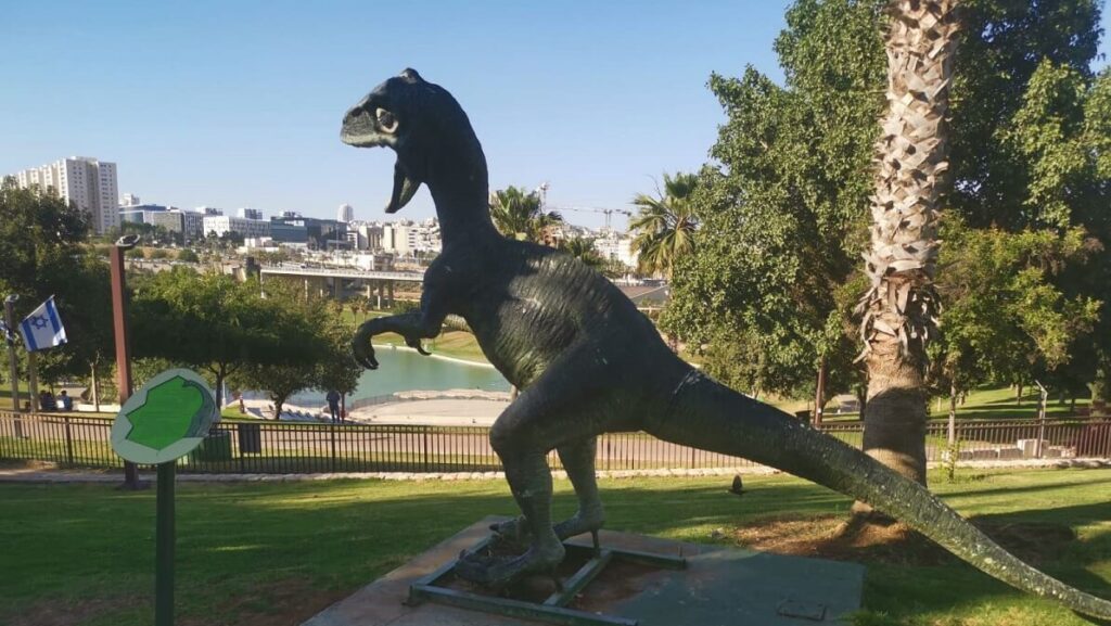 דינוזאורים בפארק ענבה