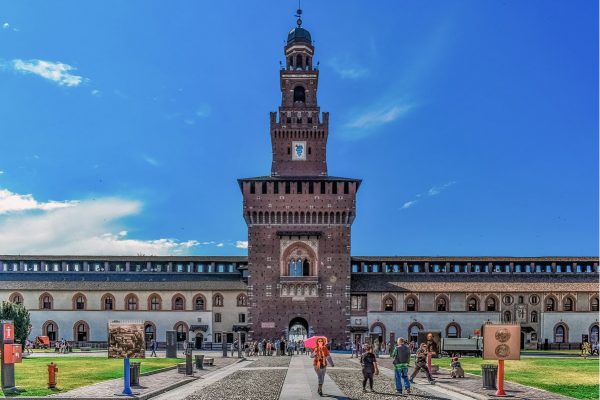 Castello Sforzesco-milan-italy-min